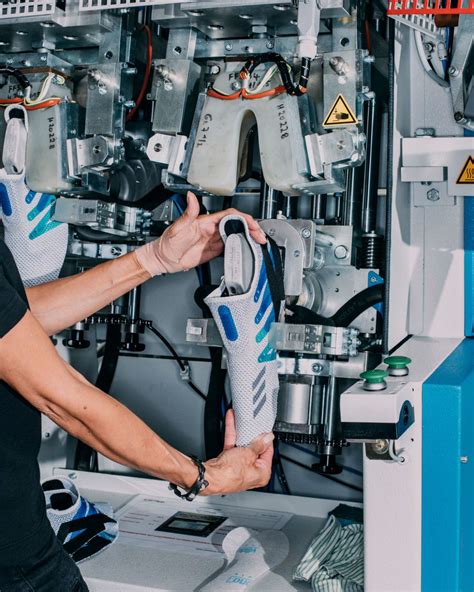 oechsler ag adidas schuh|Inside Adidas’ Robot.